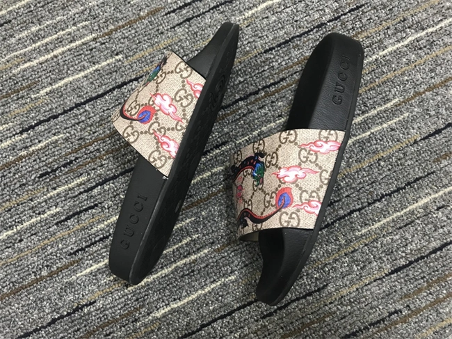 Stylish Gucci Slide 379