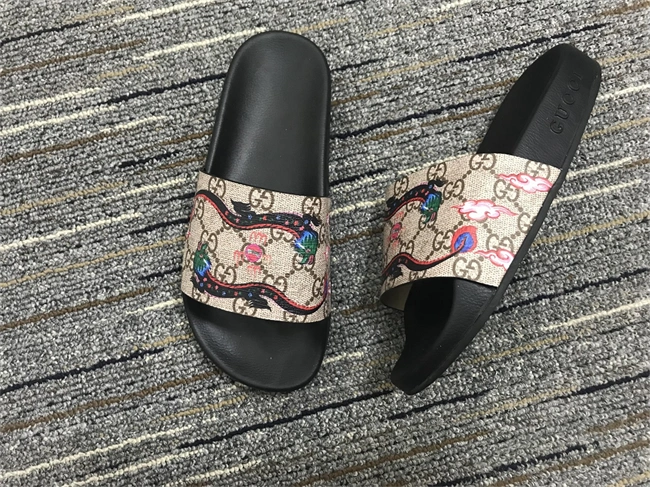 Stylish Gucci Slide 379