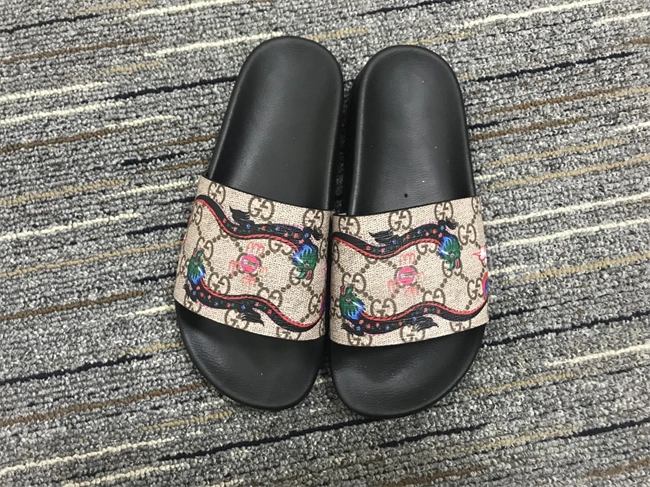 Stylish Gucci Slide 379