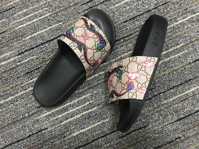Stylish Gucci Slide 379