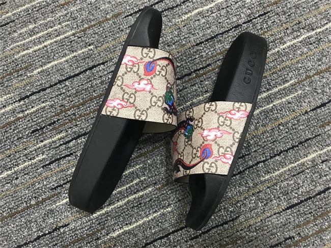 Stylish Gucci Slide 379