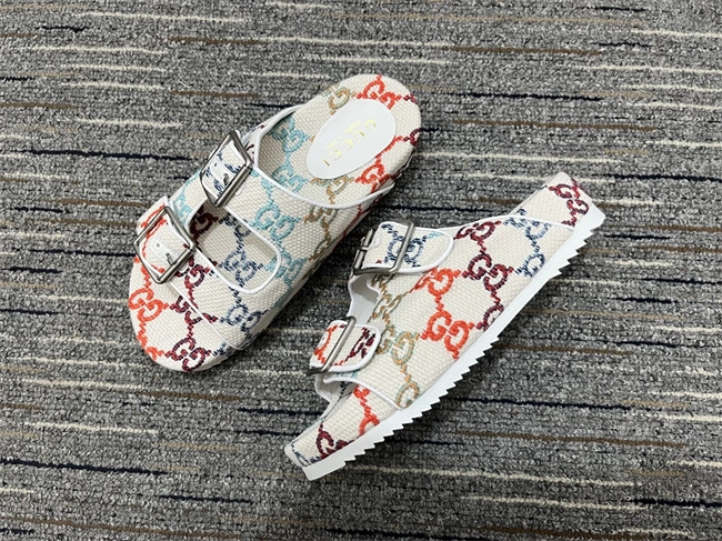 Chic Gucci Slide 388