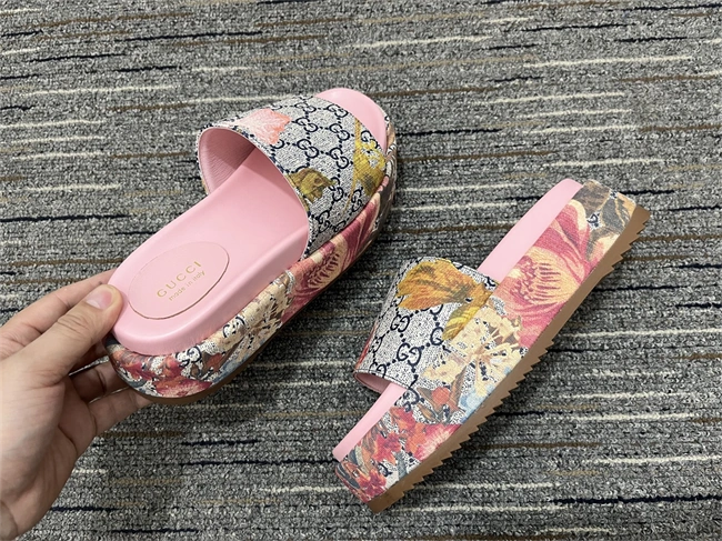 MoistureWicking Gucci Slide 393