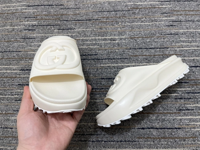 Gucci Slide Snug 400