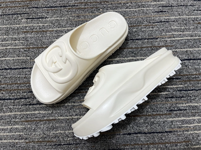 Gucci Slide Snug 400