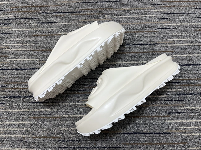 Gucci Slide Snug 400