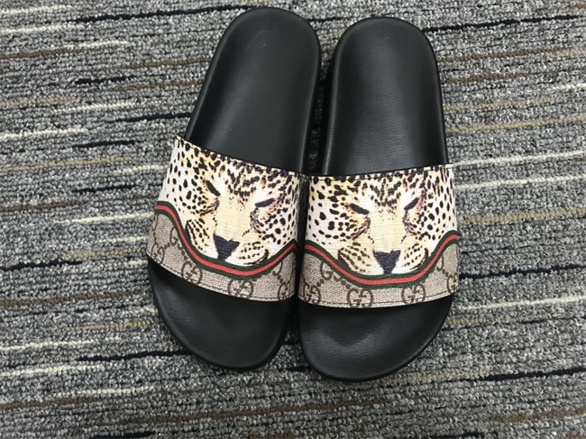 Gucci Slide RelaxedFit 370