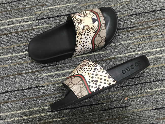 Gucci Slide RelaxedFit 370