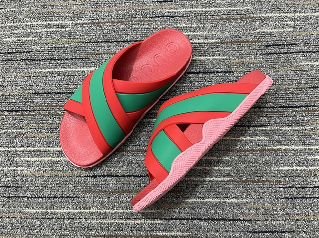 Trendy Gucci Slide 414
