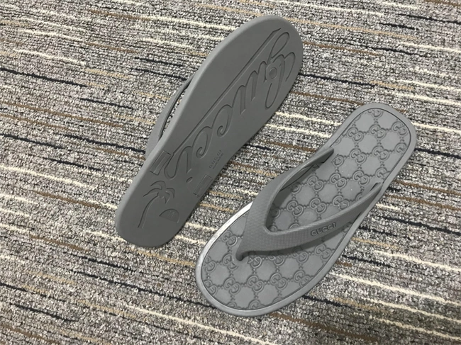 Casual Gucci Slide 427