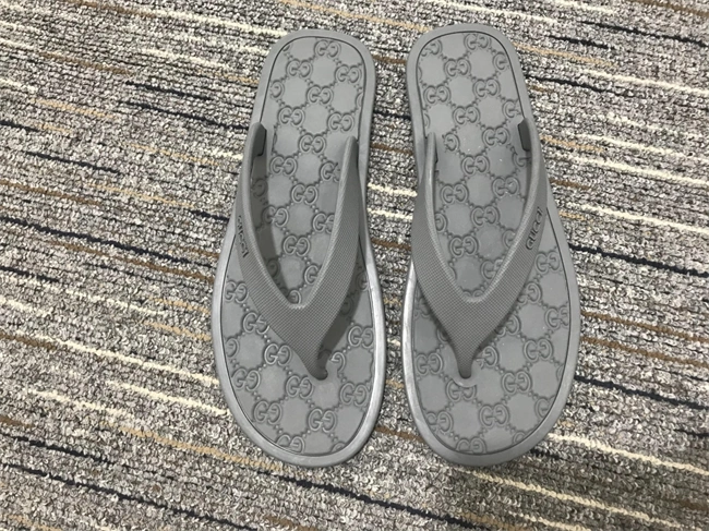 Casual Gucci Slide 427
