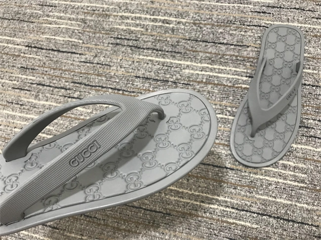 Casual Gucci Slide 427