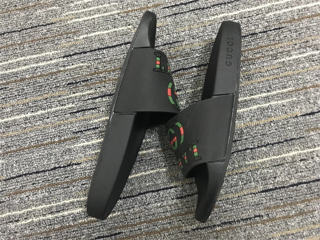 Cheap Husky ZipUp Gucci Slide 447