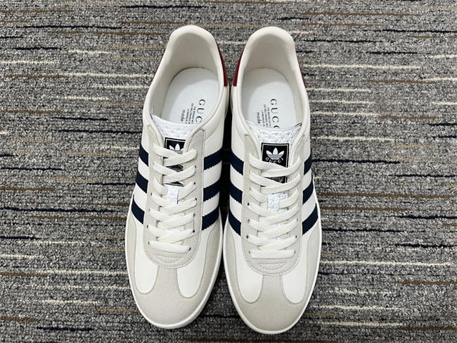 Flexible Gucci X Adidas 52