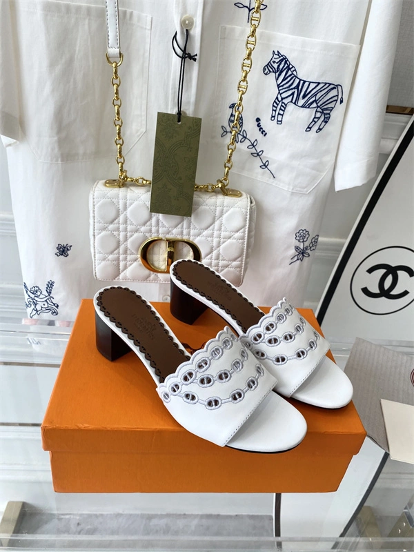 Bold H Slipper 2392
