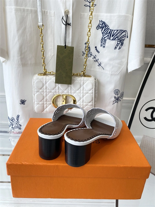Bold H Slipper 2392