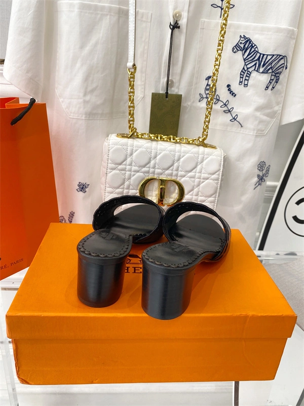 Bold H Slipper 2392