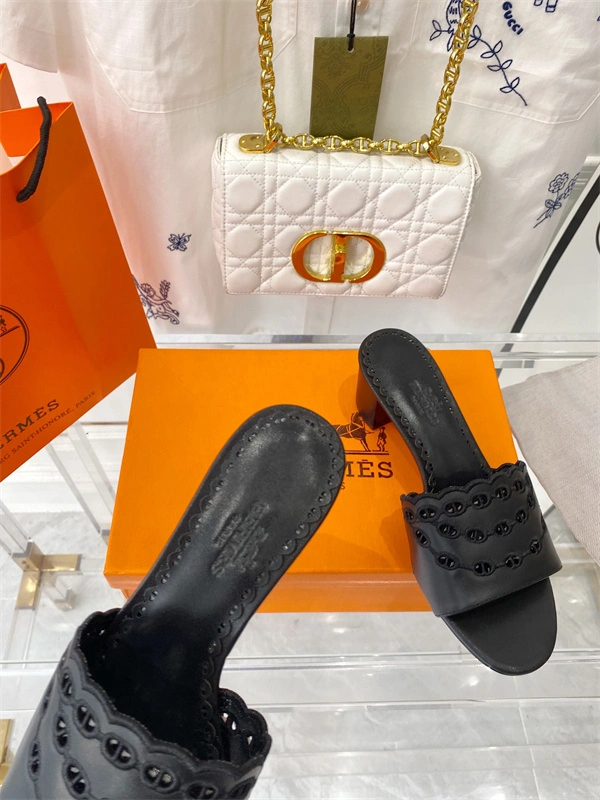 Bold H Slipper 2392