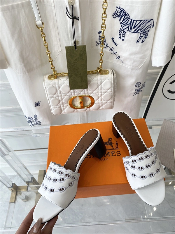 Bold H Slipper 2392