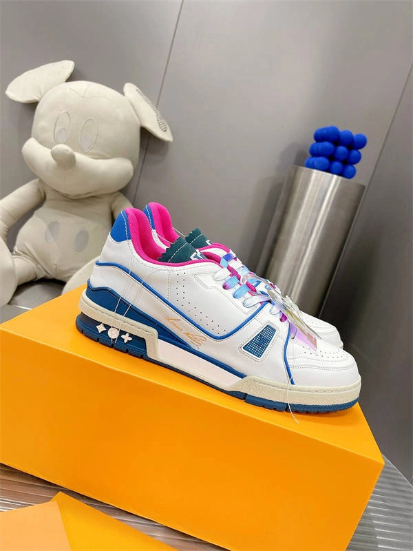 Kicked Out Shoe Store Flexible LV 1738