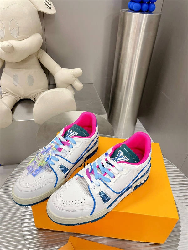 Kicked Out Shoe Store Flexible LV 1738