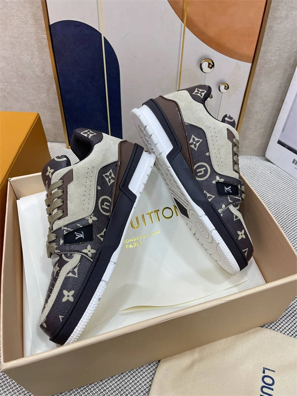 Affordable LV Minimalist 1802