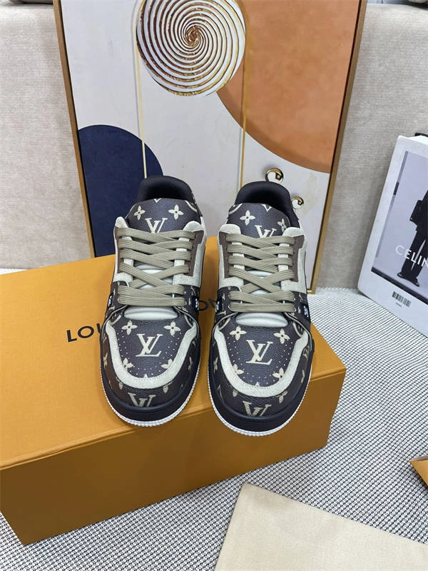 Affordable LV Minimalist 1802