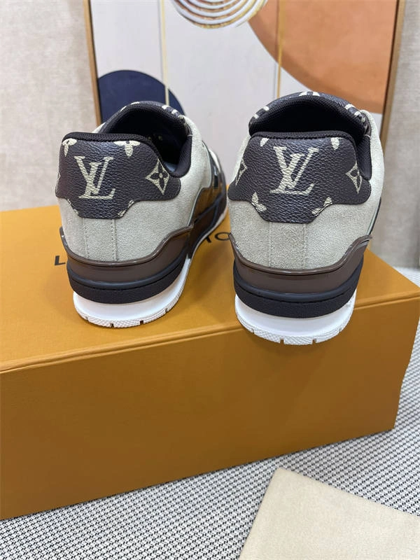 Affordable LV Minimalist 1802