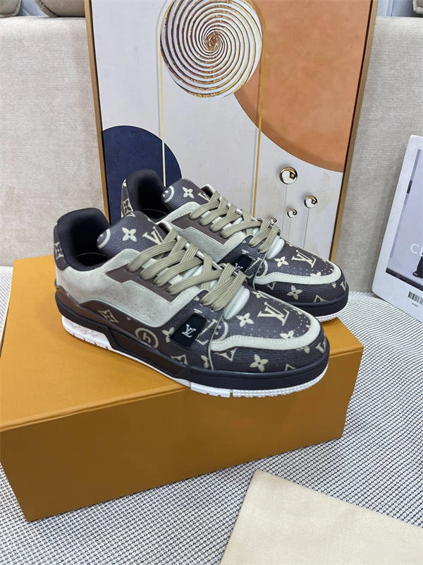 Affordable LV Minimalist 1802