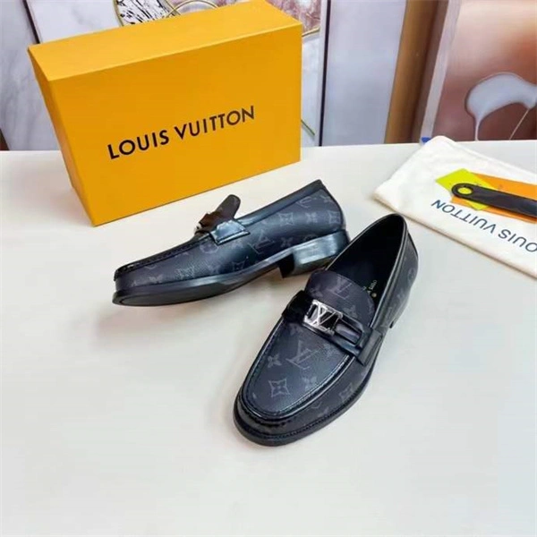 Cheap Hot Versatile Lv Loafer 1924
