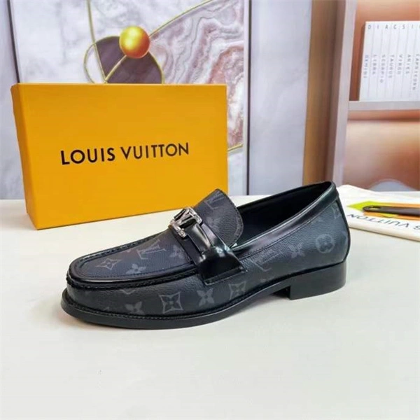 Cheap Hot Versatile Lv Loafer 1924