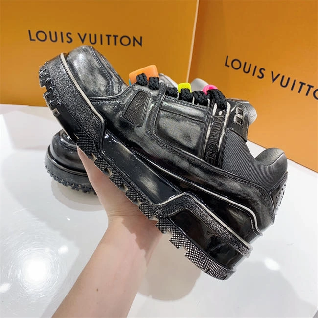 EyeCatching Lv Trainer Sneaker 2064