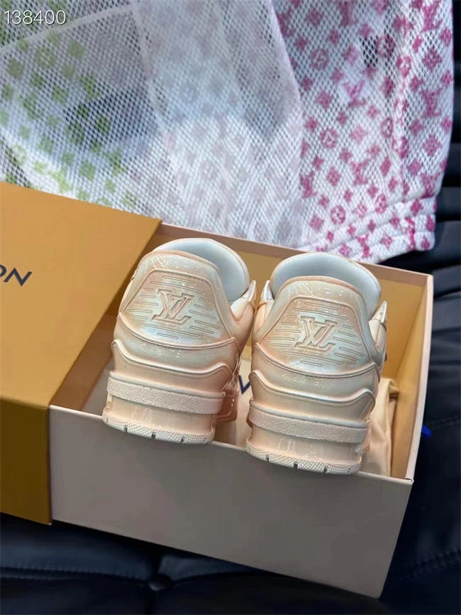 Affordable Hot TechFriendly Lv Trainer Sneaker 2068