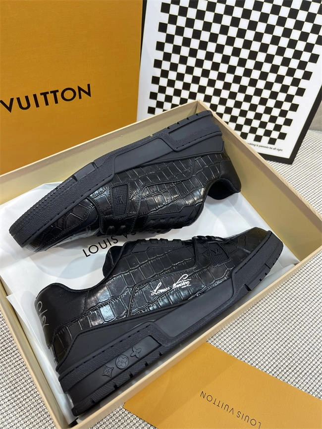 Palace Lv Trainer Sneaker Trendsetting 2092