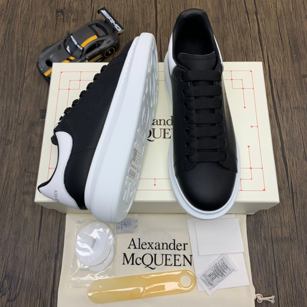Aaa replica Contemporary McQuen Black White 553680WHGP 2490
