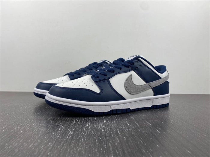 Palace SportInspired Nike Dunk Low Summit White Midnight Navy FD9749- 4589