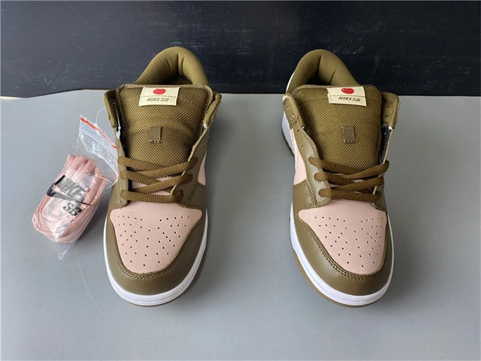 Boostmaster lin Bright Nike Dunk SB Low Stussy Cherry 304292- 4942