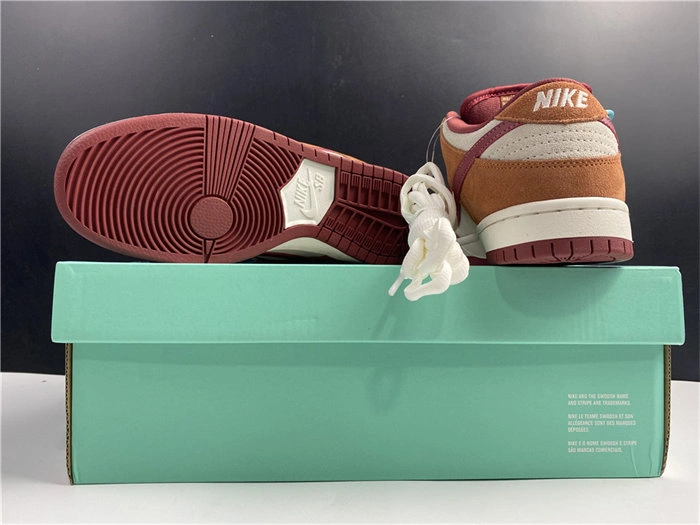 HYPE Youthful Nike SB Dunk Low Pro Dark Russet Cedar BQ6817- 4914