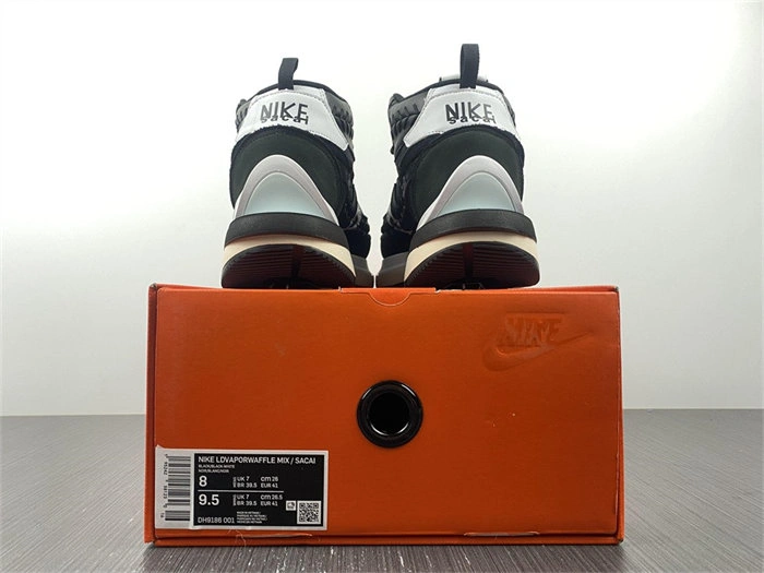 Minimalist Nike Vaporwaffle sacai Jean Paul Gaultier Black White 5226
