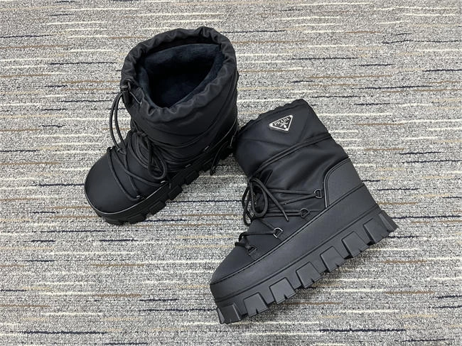 HYPE Elegant Prada Boot 3244