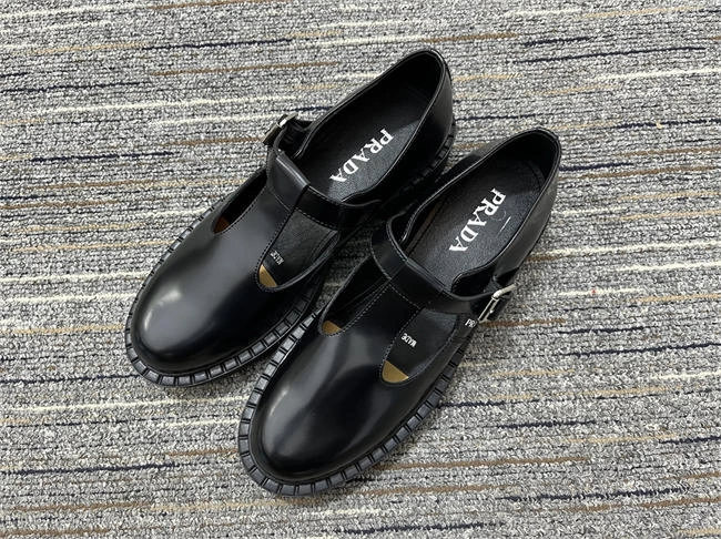 Cheap EyeCatching Prada Loafer Women 3339