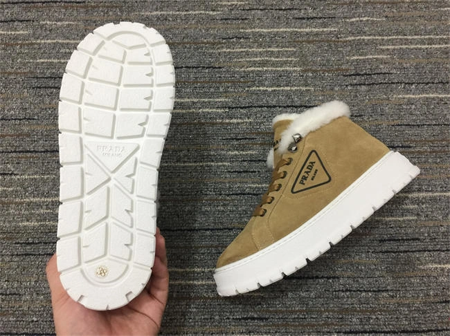 HYPE FashionForward Prada Sneaker Women 3397