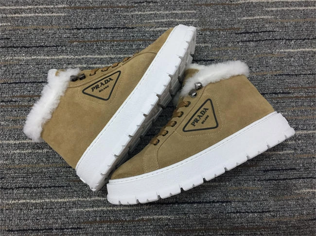 HYPE FashionForward Prada Sneaker Women 3397