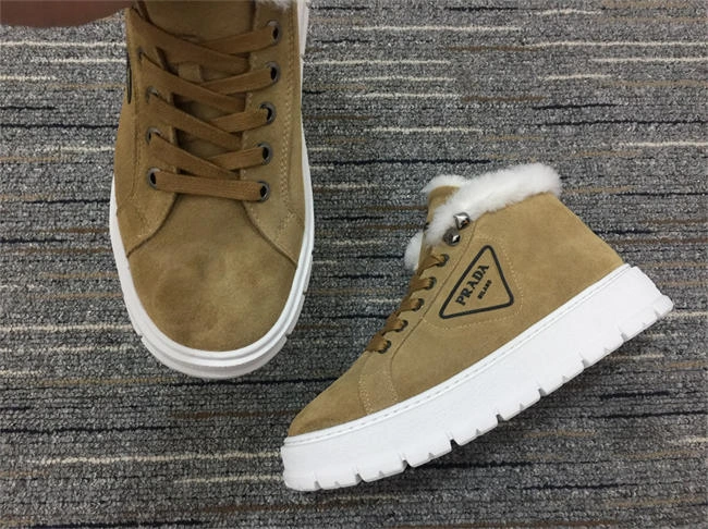 HYPE FashionForward Prada Sneaker Women 3397