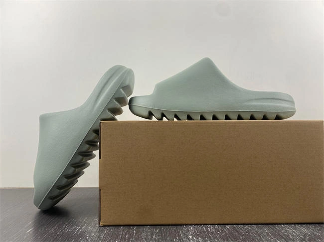 adidas YEEZY SLIDE  ID Upgraded 5385