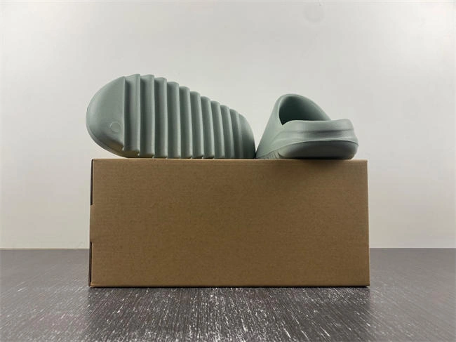 adidas YEEZY SLIDE  ID Upgraded 5385