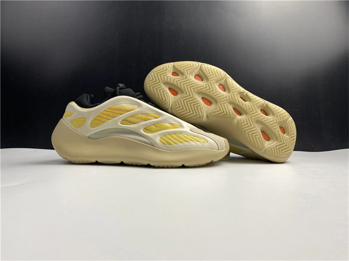 adidas Yeezy 700 V3 Safflower G UrbanChic 5544