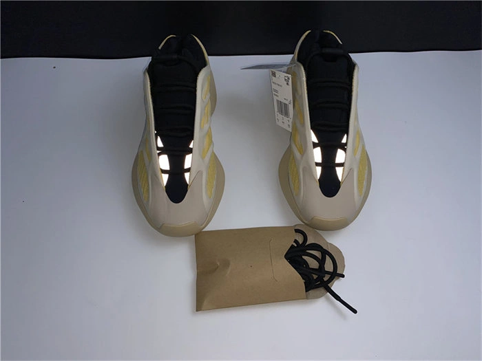 adidas Yeezy 700 V3 Safflower G UrbanChic 5544