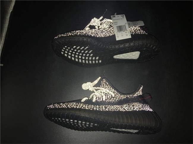 HYPE adidas Yeezy Boost 350 V2 Black EF Resilient 5475