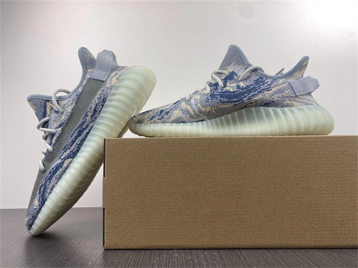 HYPE Stylish adidas Yeezy Boost 350 V2 GW 5417